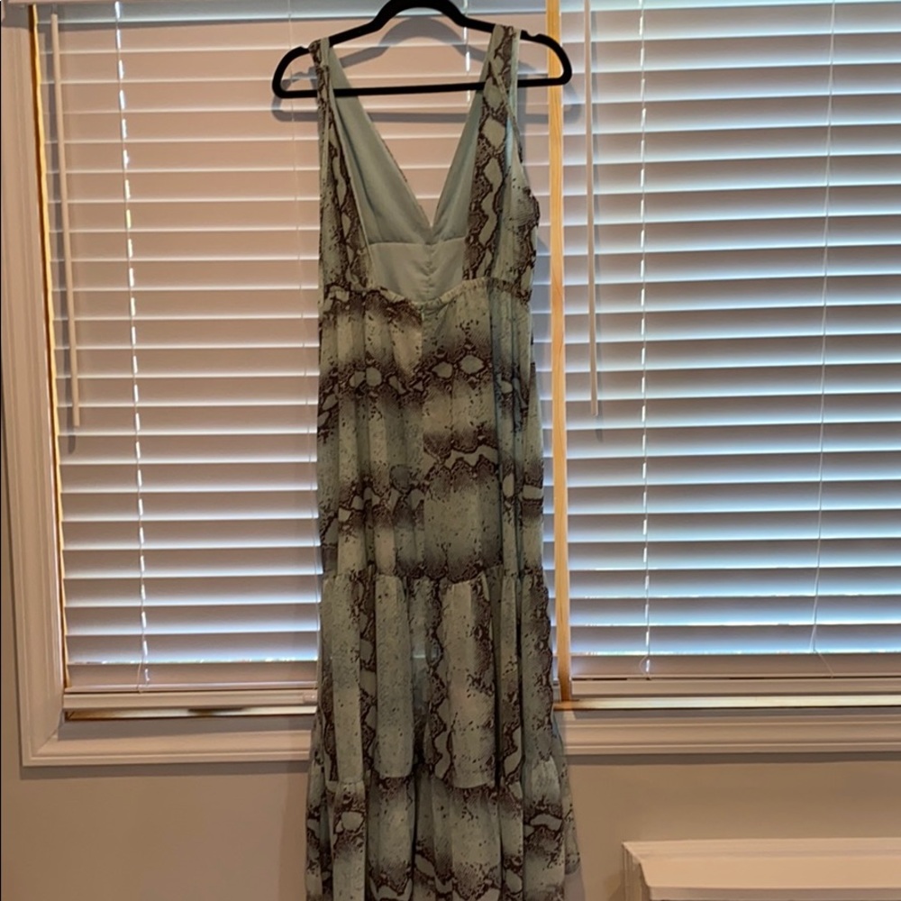 Dress - Picture 3 of 4